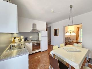 TOMISLAV NV 8 pax - Apartment with sea view, 250 m from the beach - Novi Vinodolski - 4