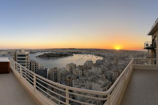 Premier Panoramic Penthouse - - 0