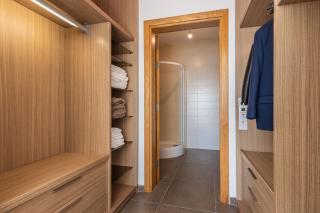 Premier Panoramic Penthouse - - 2