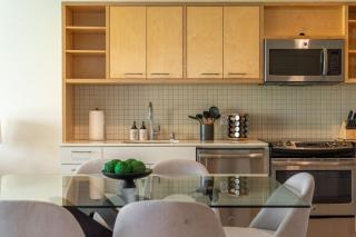 Sleek & Central 2BR Apt Hollywood Hideaway - 2