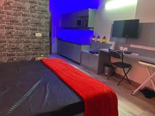 Kinky Dark Rooms - Greater Noida - 4