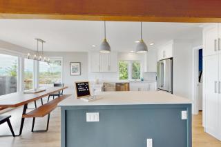 Heron's Hideaway - Hansville - 1