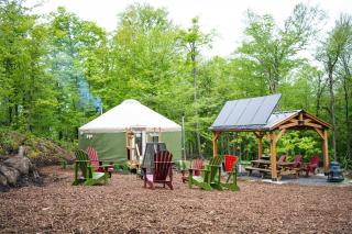 Spacious Yurt in the Woods - Sainte-Agathe-des-Monts - 4