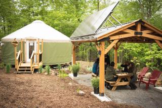 Spacious Yurt in the Woods - Sainte-Agathe-des-Monts - 7
