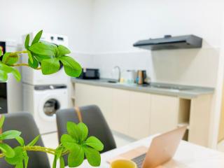 The Homey Getaway at Kenny Hill Residence - Kuching - 1