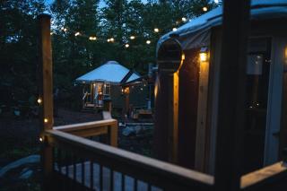 Cozy Yurt in the Woods - Sainte-Agathe-des-Monts - 2