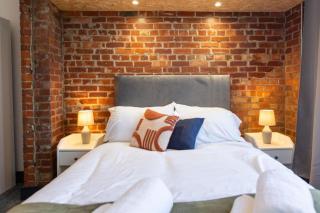 StayRight - 2 Bed Central Swansea Apartments - Swansea - 9