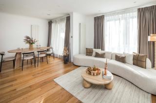 Massive home for large families with Balcony and AC - Londra - 9