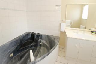 Geneva Motor Lodge - 3