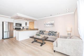 Pet-Friendly 3Br Retreat W- Large Patio Steps From Beach By Beachview Rentals - Newport Beach - 4