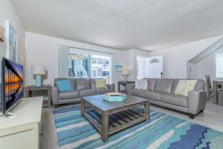 Spacious 3Br W- Oceanview Patio Steps To 35Th St Beach By Beachview Rentals - Newport Beach - 0