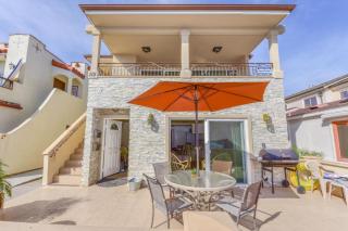 Spacious 3Br W- Oceanview Patio Steps To 35Th St Beach By Beachview Rentals - Newport Beach - 9