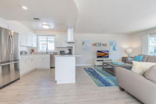 Spacious 3Br W- Oceanview Patio Steps To 35Th St Beach By Beachview Rentals - Newport Beach - 3