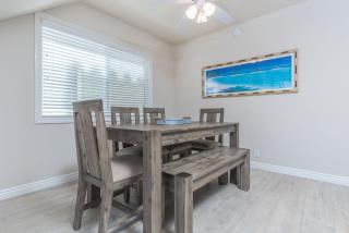 Spacious 3Br W- Oceanview Patio Steps To 35Th St Beach By Beachview Rentals - Newport Beach - 2