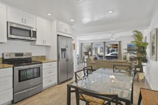Cozy 2Br Oceanview HalfBlockTo Popular29ThStBeach ByBeachviewRentals - Newport Beach - 5