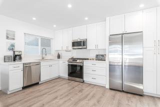 Modern 2Br W- Oceanview Patio Half Block To 29Th St Beach By Beachview Rentals - Newport Beach - 5