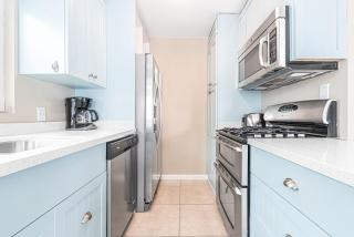 Updated 2Br Getaway Half Block From Popular 44Th St Beach By Beachview Rentals - Newport Beach - 9
