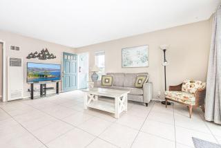 Updated 2Br Getaway Half Block From Popular 44Th St Beach By Beachview Rentals - Newport Beach - 6