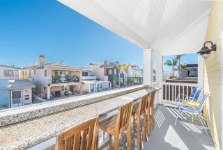 Spacious 4Br W Oceanview Balcony Ac Near 40Th St Beach By Beachview Rentals - Newport Beach - 0
