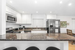 Spacious 4Br W Oceanview Balcony Ac Near 40Th St Beach By Beachview Rentals - Newport Beach - 1