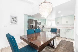 Remodeled 4Br Duplex Steps From Beach Boardwalk By Beachview Rentals - Newport Beach - 2