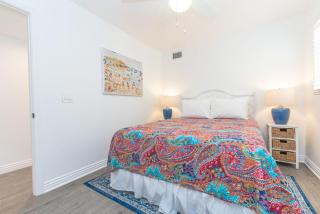 Updated 2Br W- Ac, Large Patio, Grill - One Block To Sand By Beachview Rentals - Newport Beach - 1