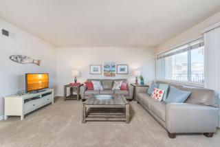 Spacious 4Br W- Oceanview Balcony 3 Houses From Beach By Beachview Rentals - Newport Beach - 9