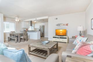 Spacious 4Br W- Oceanview Balcony 3 Houses From Beach By Beachview Rentals - Newport Beach - 0