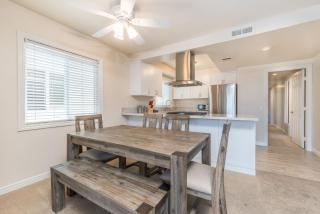 Spacious 4Br W- Oceanview Balcony 3 Houses From Beach By Beachview Rentals - Newport Beach - 8