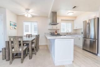 Spacious 4Br W- Oceanview Balcony 3 Houses From Beach By Beachview Rentals - Newport Beach - 4
