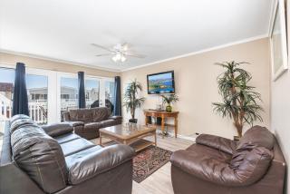 Pet-Friendly 3Br W- Ac Rooftop Deck 2 Houses From Beach By Beachview Rentals - Newport Beach - 6