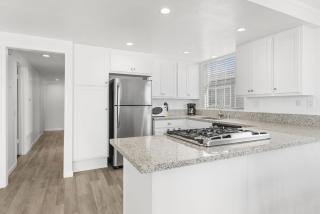 Pet-Friendly 3Br W- Ac Rooftop Deck 2 Houses From Beach By Beachview Rentals - Newport Beach - 5