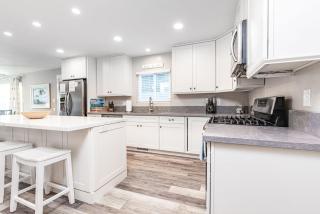 Cozy Family Beach Home Half Block To Popular 44Th St Beach By Beachview Rentals - Newport Beach - 1