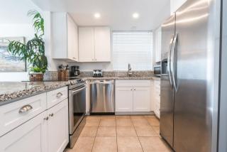 Pet-Friendly 3Br W- Ac Oceanview Patio Steps From Beach By Beachview Rentals - Newport Beach - 3