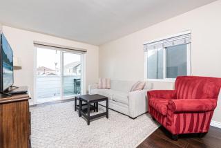 Cozy 1Br Beach Retreat W- Balcony Bbq One Block From Sand By Beachview Rentals - Newport Beach - 9