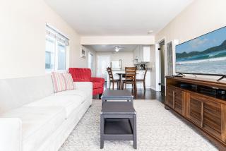 Cozy 1Br Beach Retreat W- Balcony Bbq One Block From Sand By Beachview Rentals - Newport Beach - 7