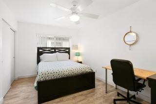 Charming Oceanview 3Br HalfBlockTo29ThStBeach ByBeachviewRentals - Newport Beach - 1