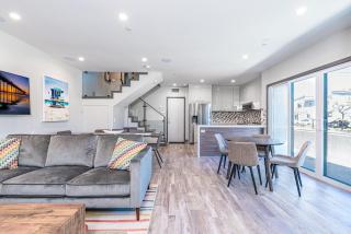 Luxury 4Br Tri-Level W- Modern Interior, Rooftop Deck Ac By Beachview Rentals - Newport Beach - 9