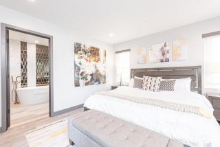 Luxury 4Br Tri-Level W- Modern Interior, Rooftop Deck Ac By Beachview Rentals - Newport Beach - 3