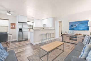 Cozy 2Br Cottage W- Ac Prime Location One House From Sand By Beachview Rentals - Newport Beach - 0