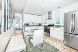 Modern Oceanview TriLevelSteps From43RdStBeach ByBeachviewRentals - Newport Beach - 4