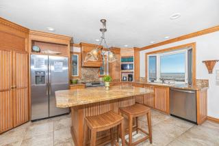 Oceanfront 2Br W- Ac, Upgraded Interior, Panoramic Views By Beachview Rentals - Newport Beach - 7