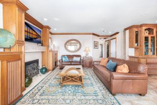 Oceanfront 2Br W- Ac, Upgraded Interior, Panoramic Views By Beachview Rentals - Newport Beach - 5