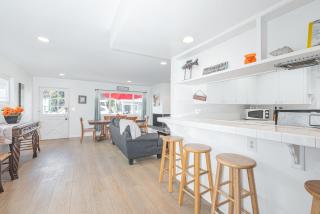 Quiet 4Br Beach Home W- Large Deck Bbq 2 Blocks From Sand By Beachview Rentals - Newport Beach - 5