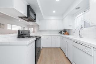 Quiet 4Br Beach Home W- Large Deck Bbq 2 Blocks From Sand By Beachview Rentals - Newport Beach - 2