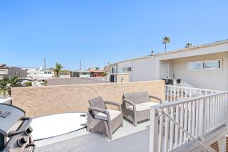 Stylish 2Br Upstairs Cottage W- Ac One House From Beach By Beachview Rentals - Newport Beach - 7