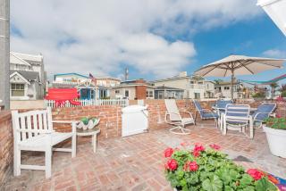 Charming 1Br Beach Cottage W- Large Patio One Block To Sand By Beachview Rentals - Newport Beach - 8