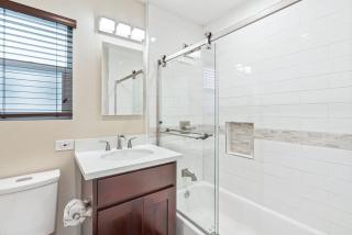 Stylish 2Br Upstairs Cottage W- Ac One House From Beach By Beachview Rentals - Newport Beach - 2