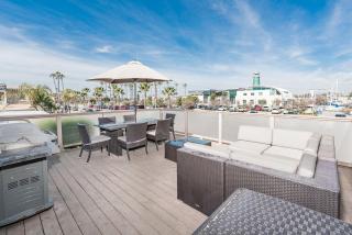 Cozy 2Br W- Large Deck Just Steps From Marina Park Beach By Beachview Rentals - Newport Beach - 0