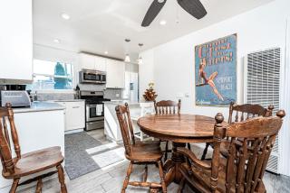 Cozy 2Br W- Large Deck Just Steps From Marina Park Beach By Beachview Rentals - Newport Beach - 3